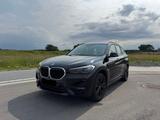 BMW X1 xDrive18d- Panorama /  HUD / Anhängerkupplung - BMW X1: Anhängerkupplung