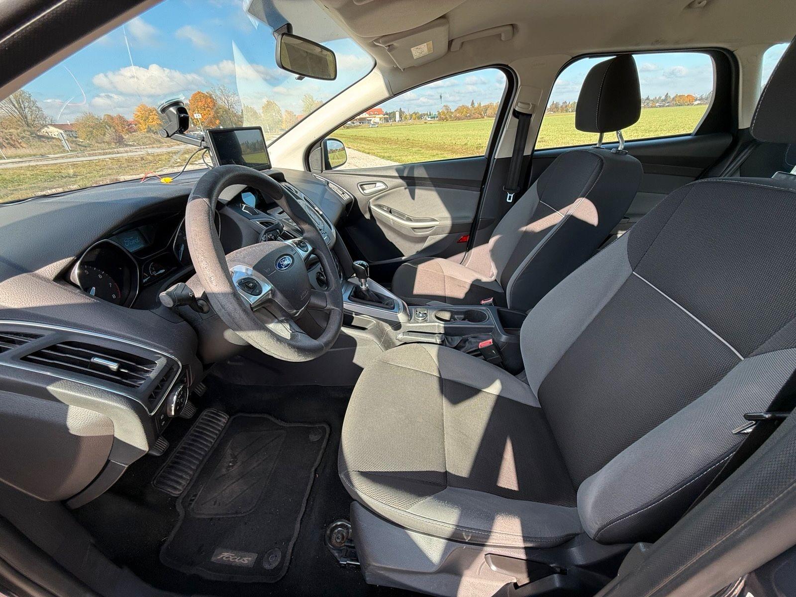 Ford Focus 2014 — photo 10