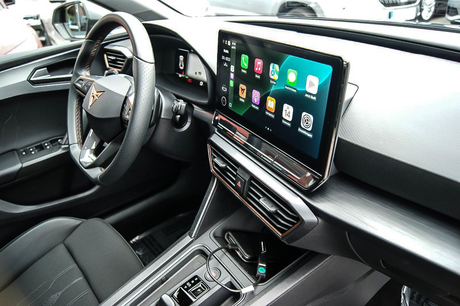 Fahrzeugabbildung CUPRA Leon Sportstourer e-Hybrid PANORAMA CARPLAY ACC