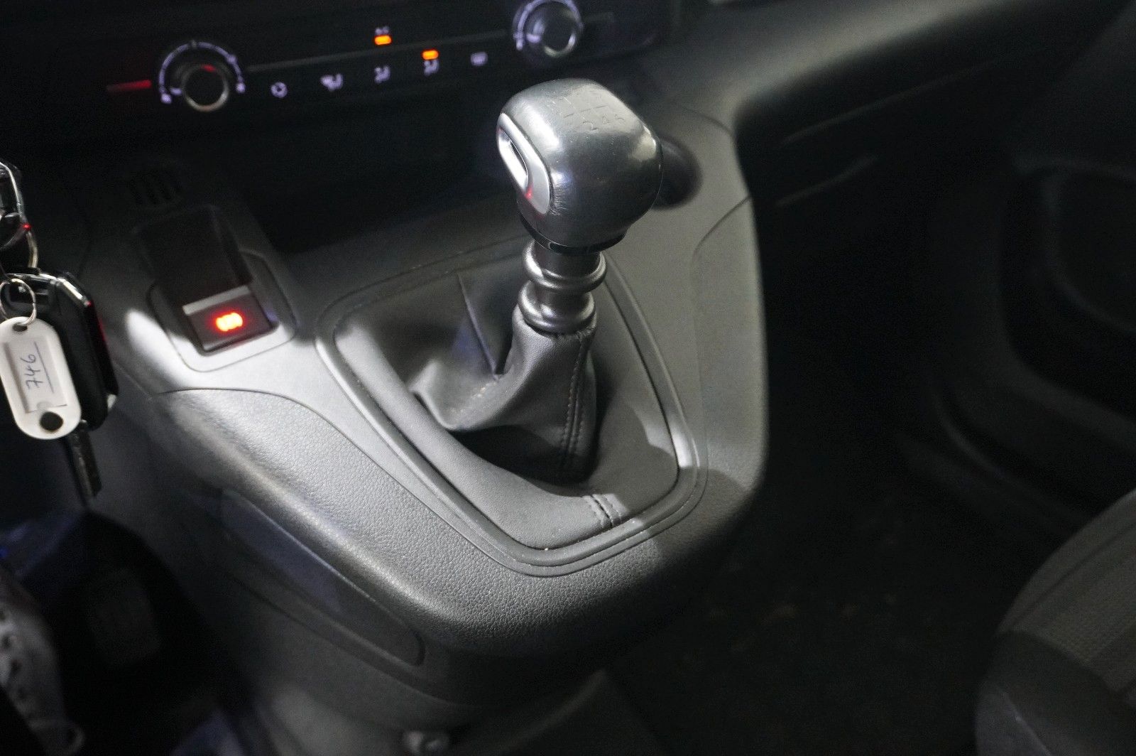 Fahrzeugabbildung Opel Combo Life 1.5D ELEGANCE NAVI/LED/KAMERA/SH/AHK