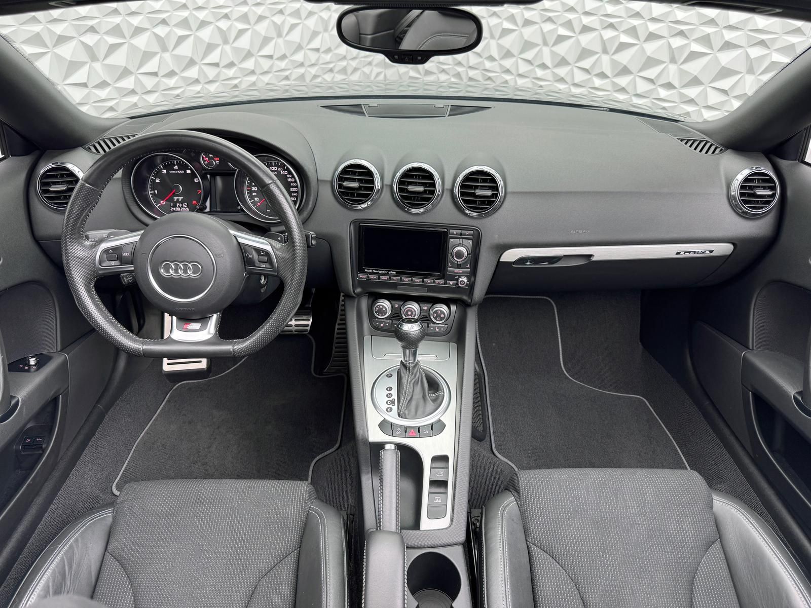 Fahrzeugabbildung Audi TT 2.0 TFSI QUATTRO/S-LINE/S-TRONIC/LIEBHABERSTK