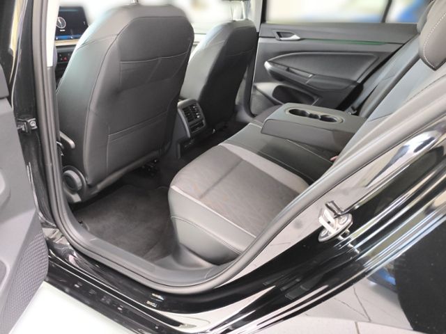 Fahrzeugabbildung Volkswagen Golf Variant 1.5 eTSI DSG Goal LED ACC NAVI AHK
