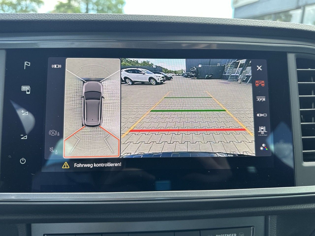 Fahrzeugabbildung CUPRA CUPRA Ateca 2.0 TSI 300PS*AHK-Beats*el-Heck* - mit KI generiert/bearbeitet