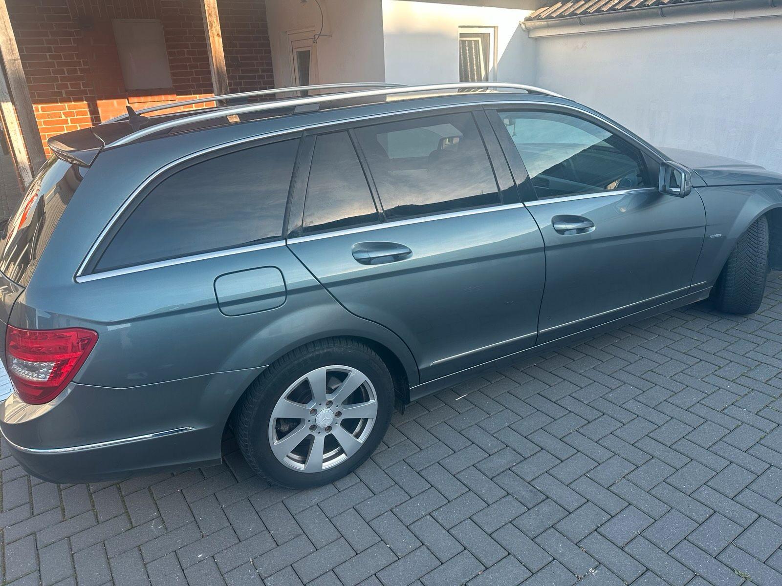 Mercedes-Benz C180 2011 — photo 10