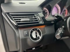 MERCEDES-BENZ E 200 CDI BlueEfficiency / 1.HD / GARANTIE / ILS