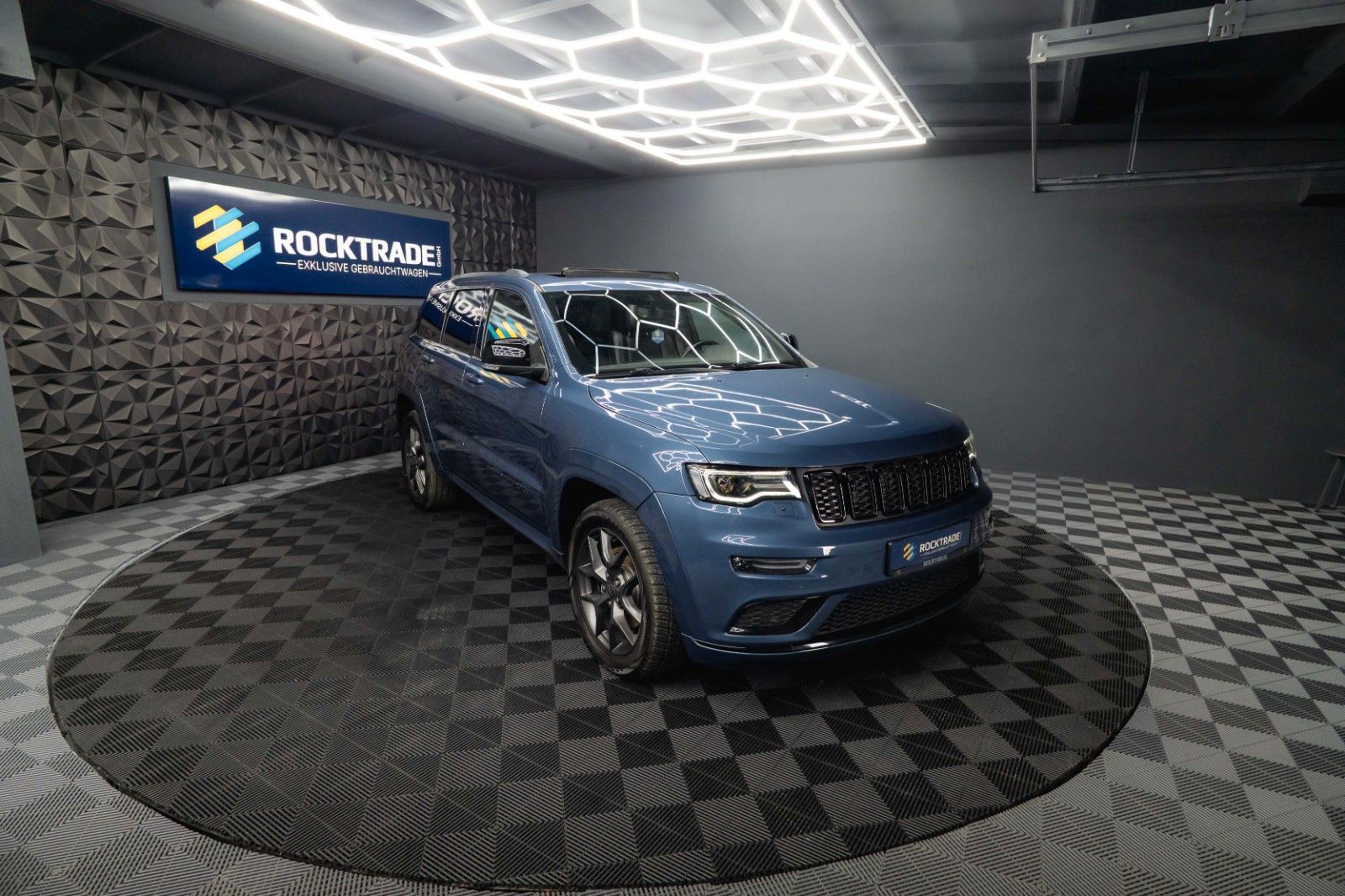 Fahrzeugabbildung Jeep Grand Cherokee 3.6 4x4 LIMITED X *Pano*LED*19%*