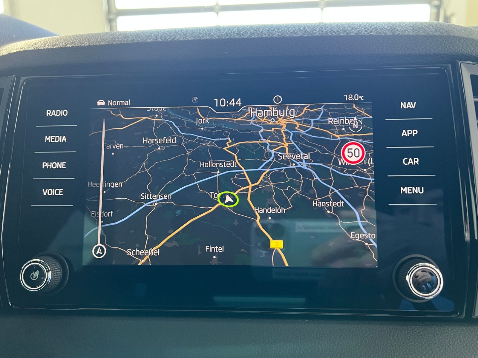 Fahrzeugabbildung SKODA Karoq Sportline 2.0 TDI DSG 4x4 *AHK,Canton-Soun