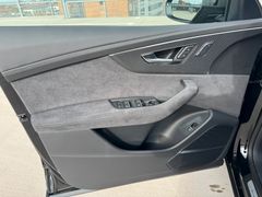 AUDI RSQ8 Performance /Pano/V-Max/25 % %%% AUDI RSQ8 Performance /Pano/V-Max/25 % %%%