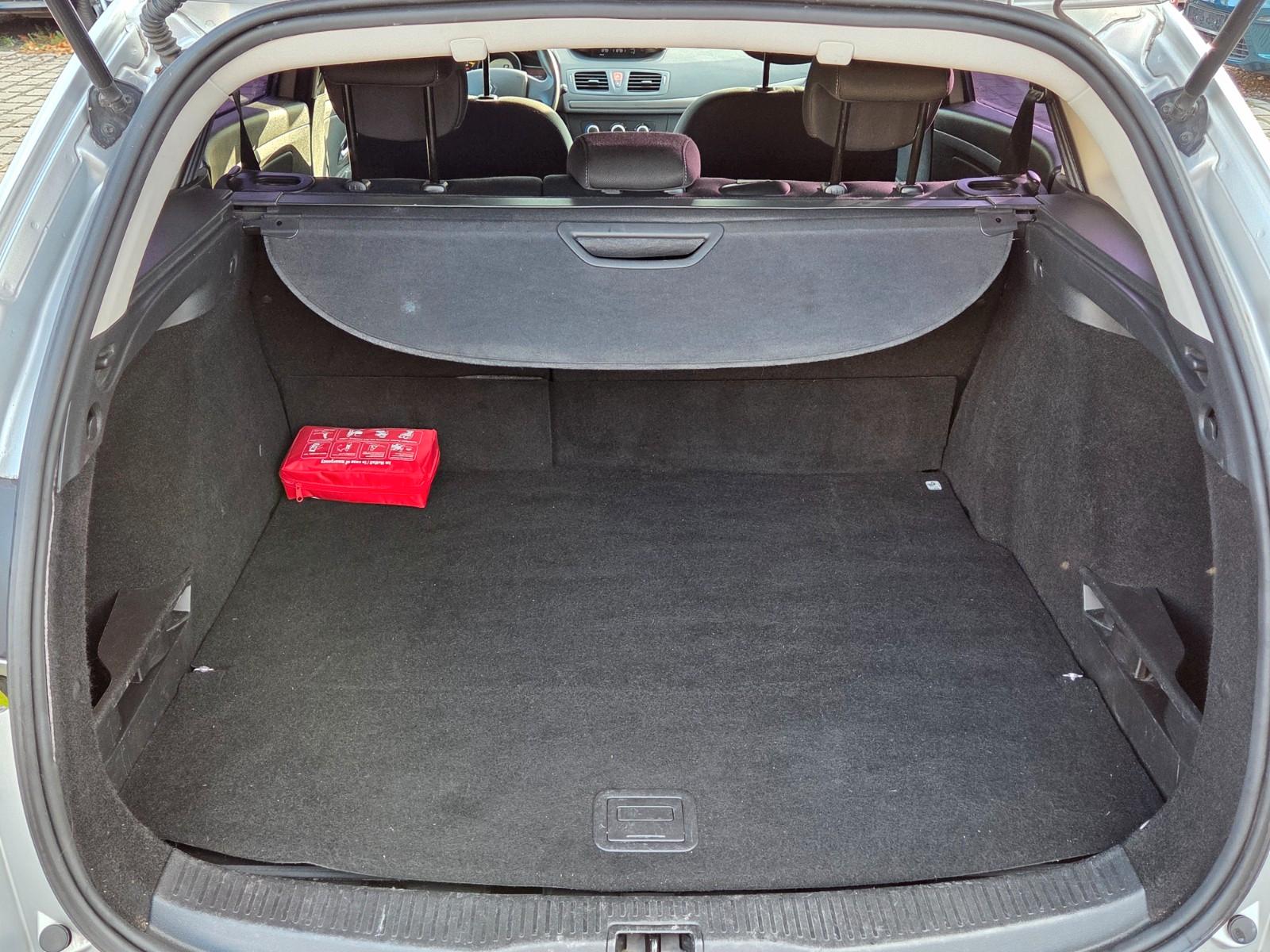 Renault Megane 2010 — photo 15