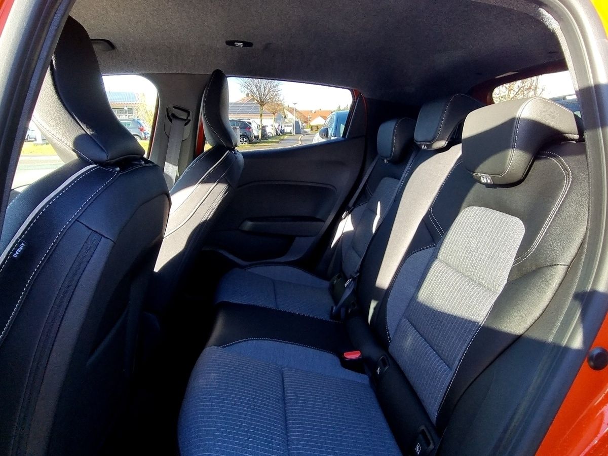 Fahrzeugabbildung Renault Clio Techno TCe 90