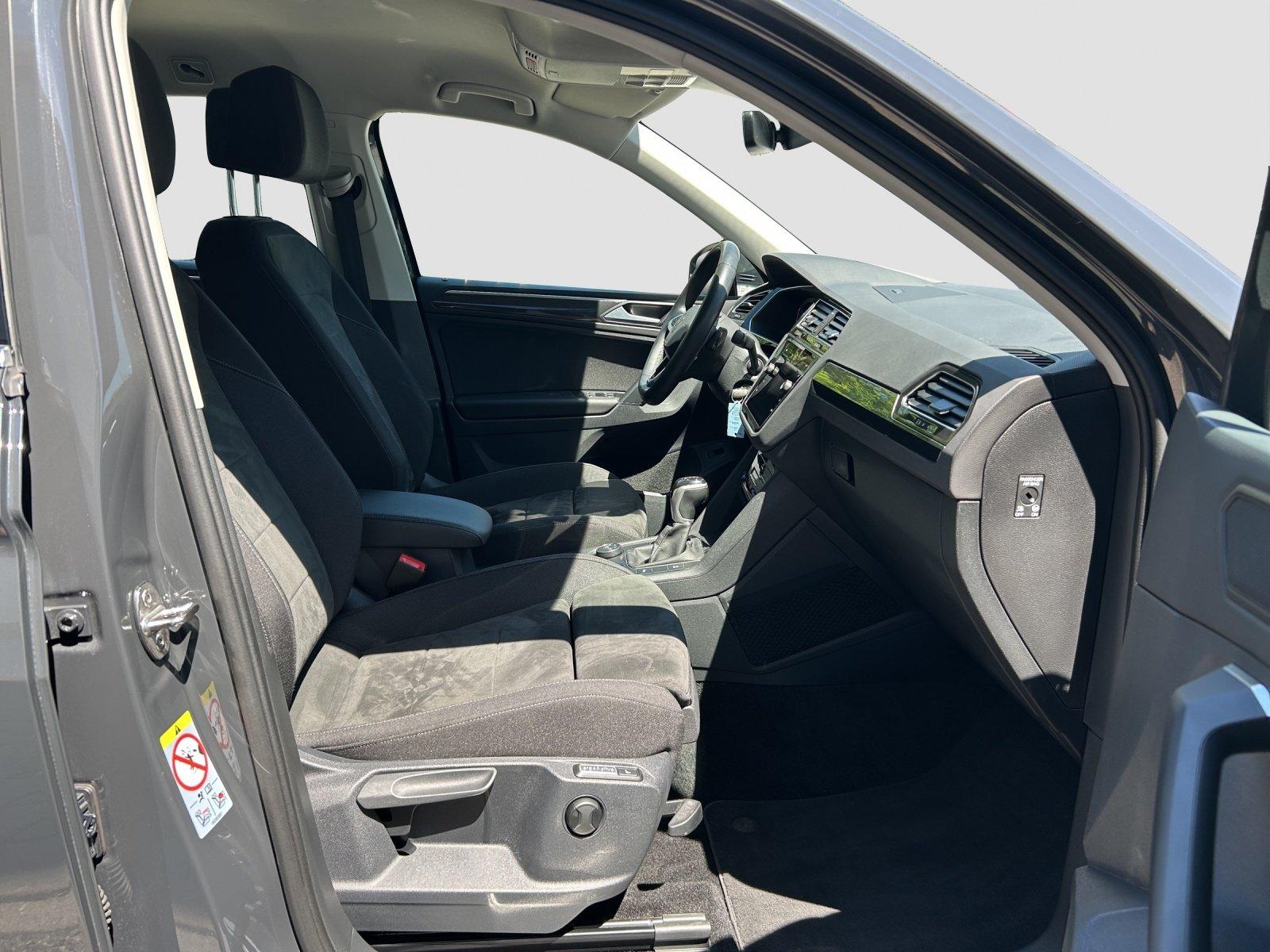 Volkswagen Tiguan 2.0 TDI DSG 4Mo Elegance AHK NAVI LED PDC