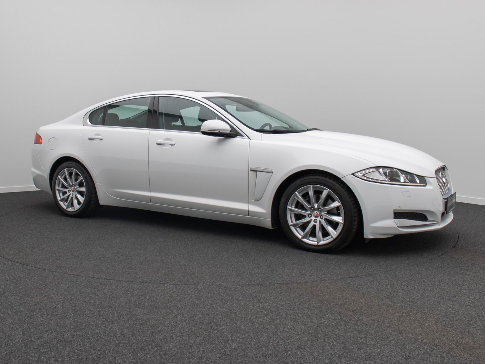 Fahrzeugabbildung Jaguar XF 2.2 Xenon Navi GSD Leder Touch Tempomat