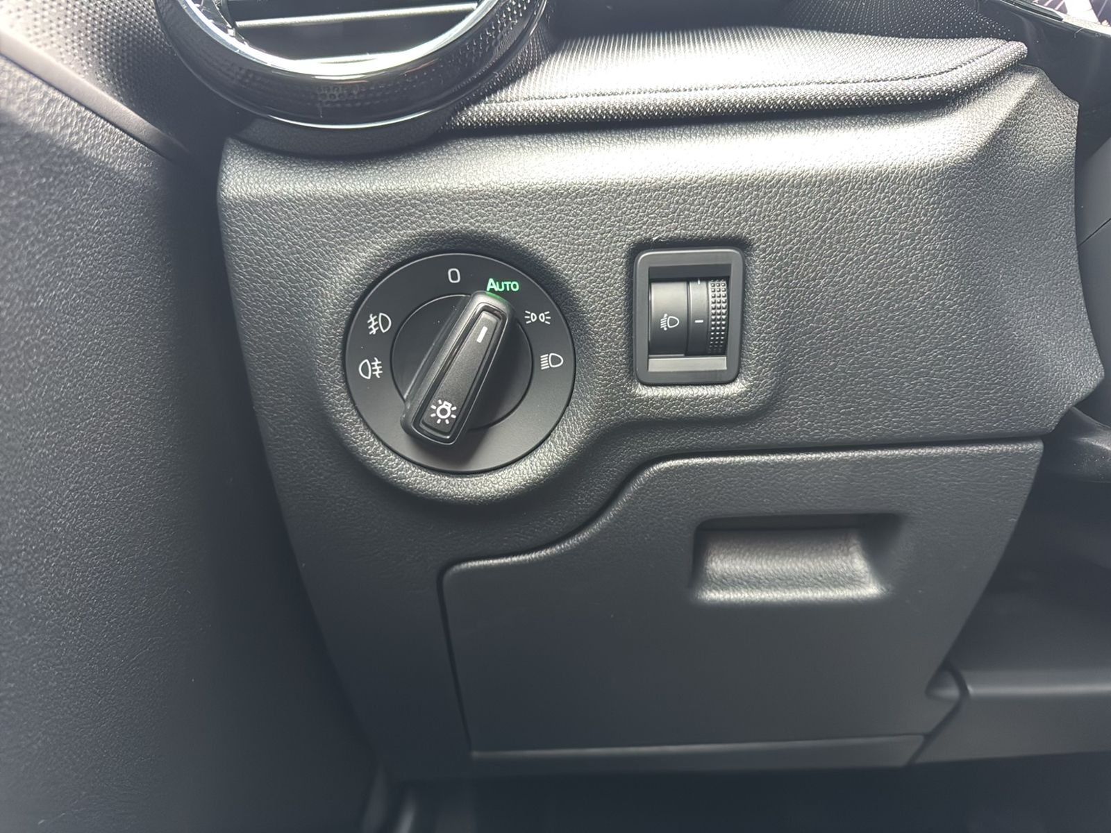 Fabia 1.0 TSI Selection, Vorbereitung AHK, LED,