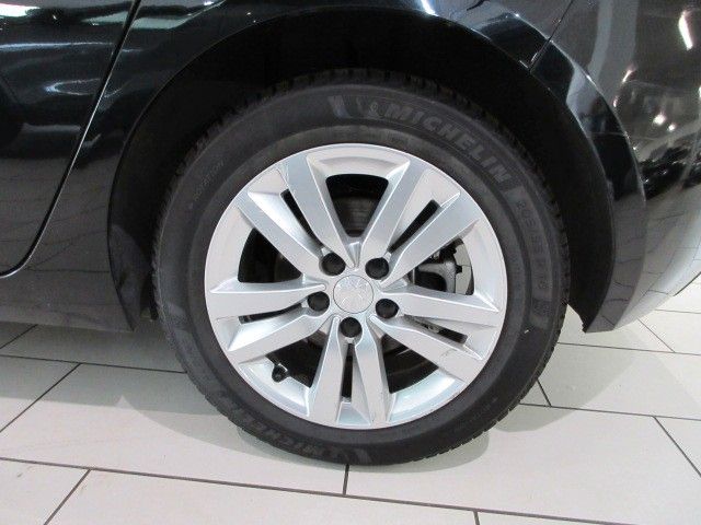 Fahrzeugabbildung Peugeot 308 Active 1.2T NAVI/LED/PDC/TEMPOMAT