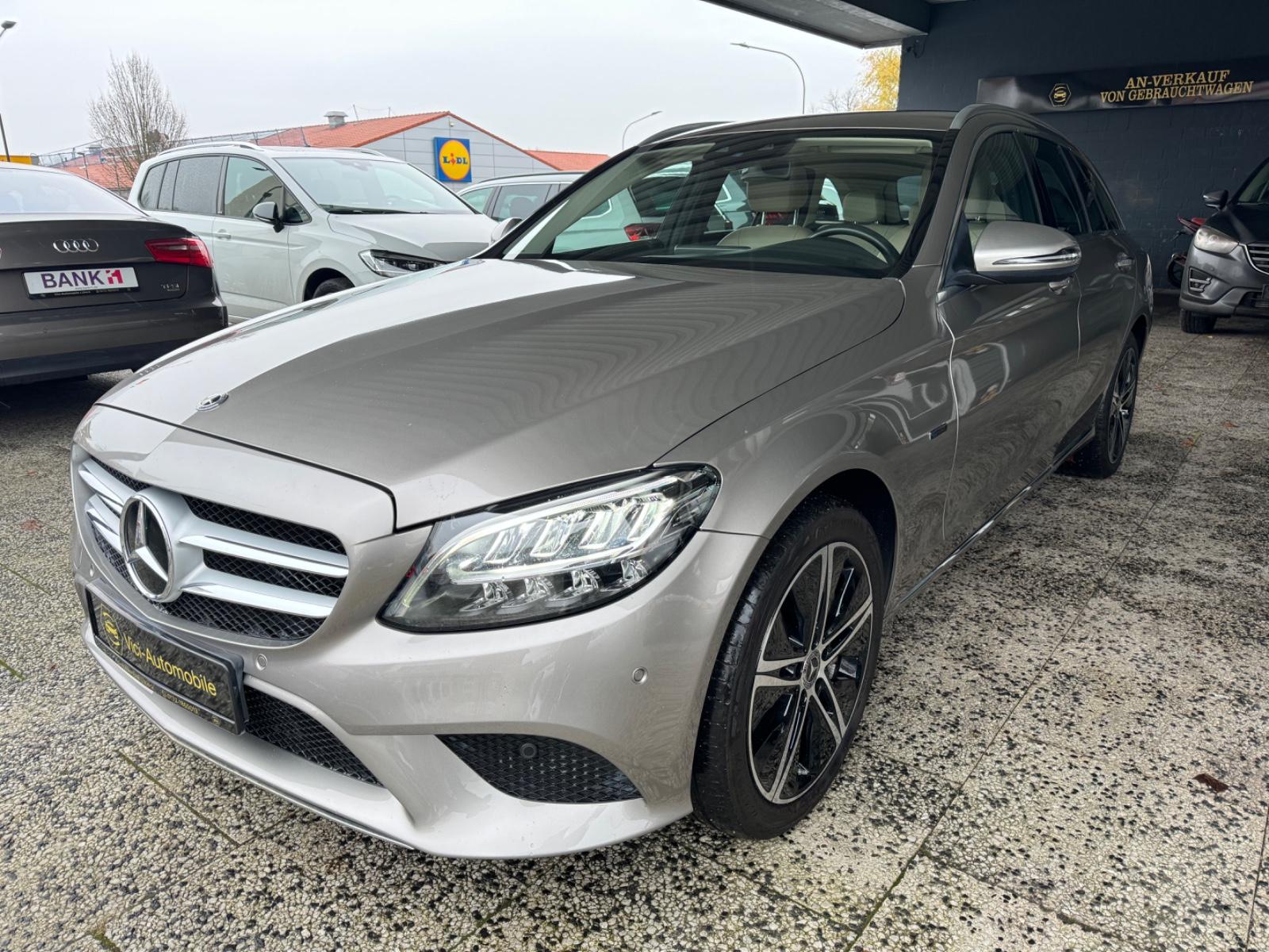 Mercedes-Benz C 300 T DE Avantgarde *LED/Shz/Navi/R-Kamera*