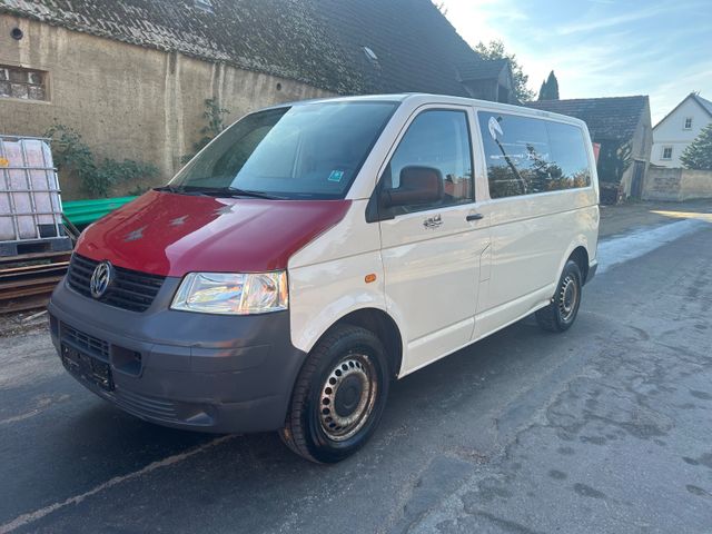 Volkswagen T5  2.5. DISEL 9 Sitzplätze