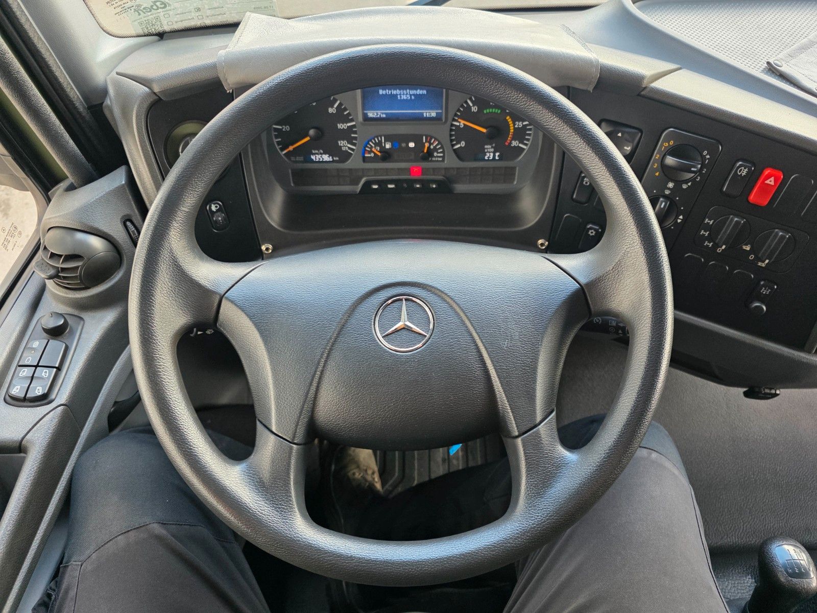 Fahrzeugabbildung Mercedes-Benz Atego 1018 A 4x4 Pritsche Plane mehrfach vorh.