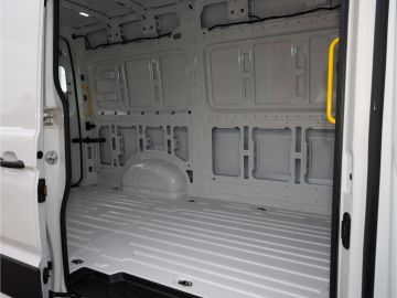 Volkswagen Crafter Kasten 2.0 TDI 6-Gang 35 mittellang