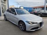 Alfa Romeo Giulia 2.2 Turbodiesel 160 CV AT8 - silberne Alfa Romeo Giulia