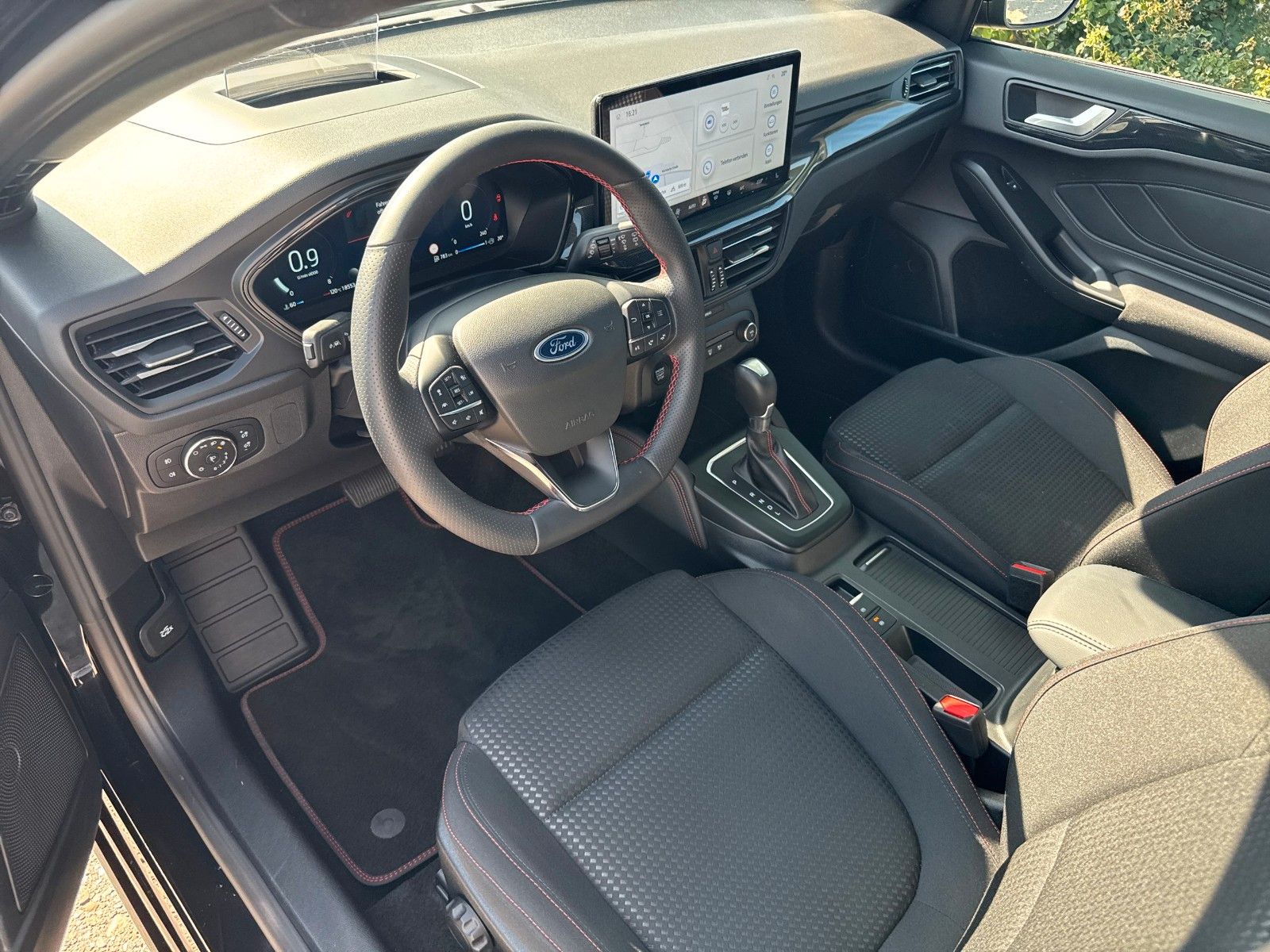 Fahrzeugabbildung Ford Focus Turnier ST-Line X, AHK, ACC-TEMPOMAT