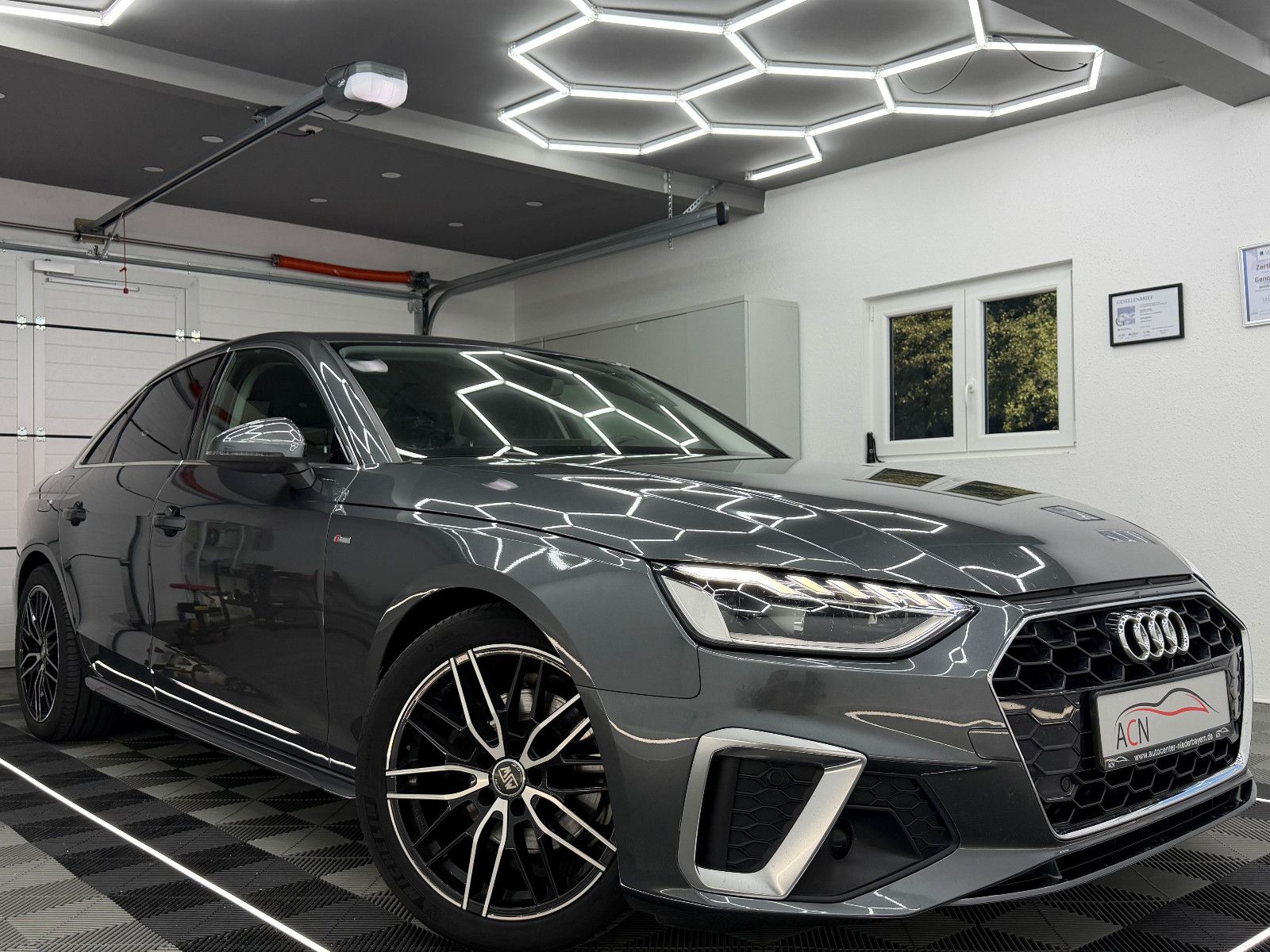 Fahrzeugabbildung Audi A4 Lim. 40 TFSI S LINE/VRTL COCKPIT+/MASSAGE