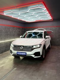Volkswagen Touareg - 4