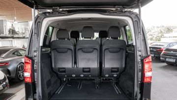 Mercedes V 220 - 5