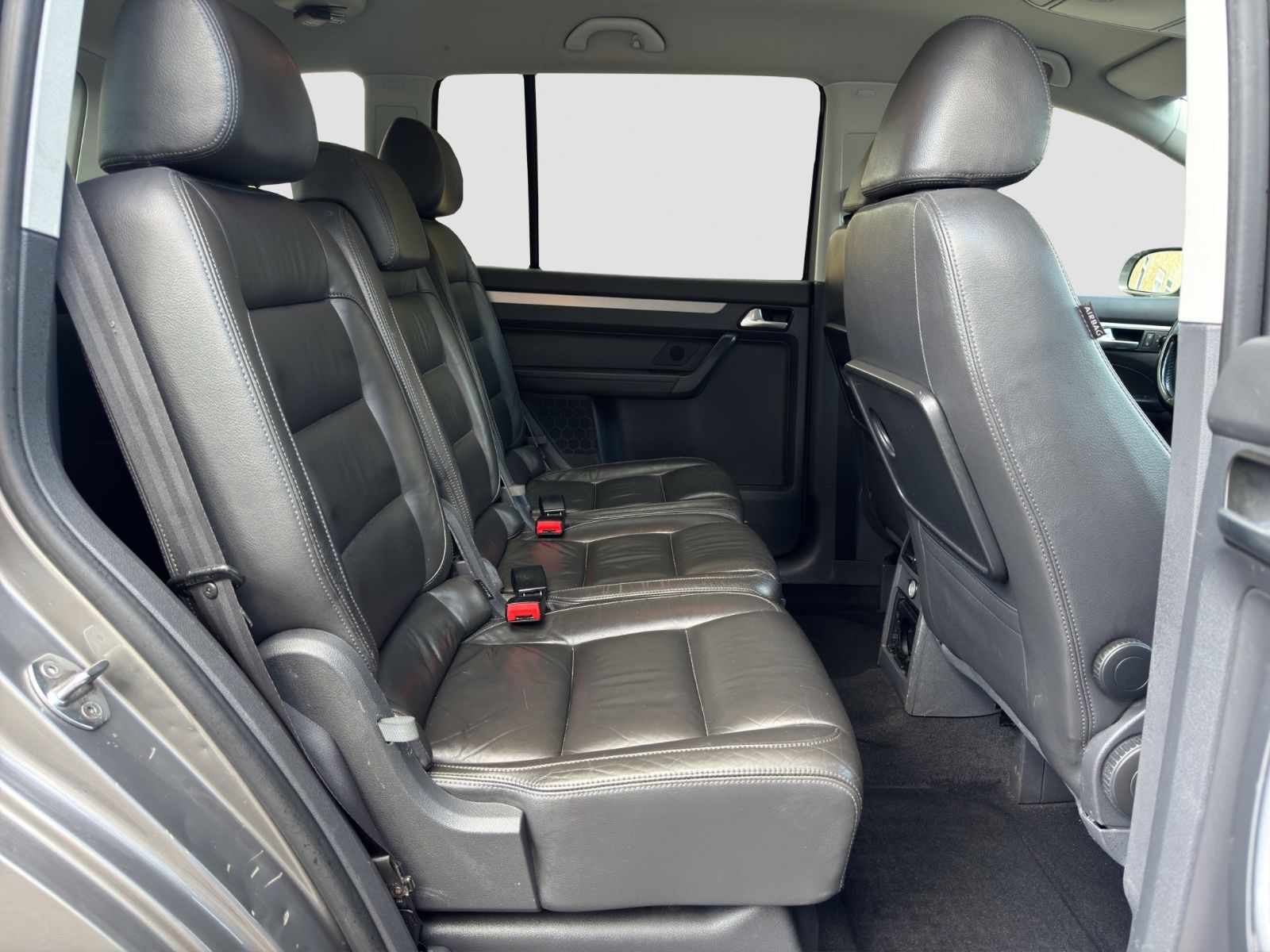 Fahrzeugabbildung Volkswagen Touran Highline EcoFuel/Klimaautom./PDC/Leder