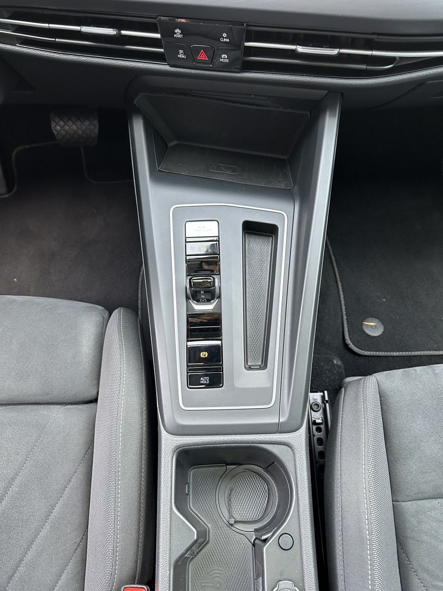 Fahrzeugabbildung Volkswagen Golf Variant 2.0 TDI DSG Style NAV+LED+H&K+PANO
