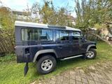 Land Rover Defender 110 TD4 Station Wagon E E - blaue Land Rover Defender