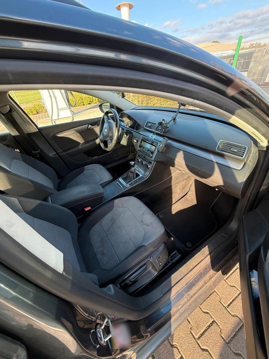 Volkswagen Passat 2011 — photo 5