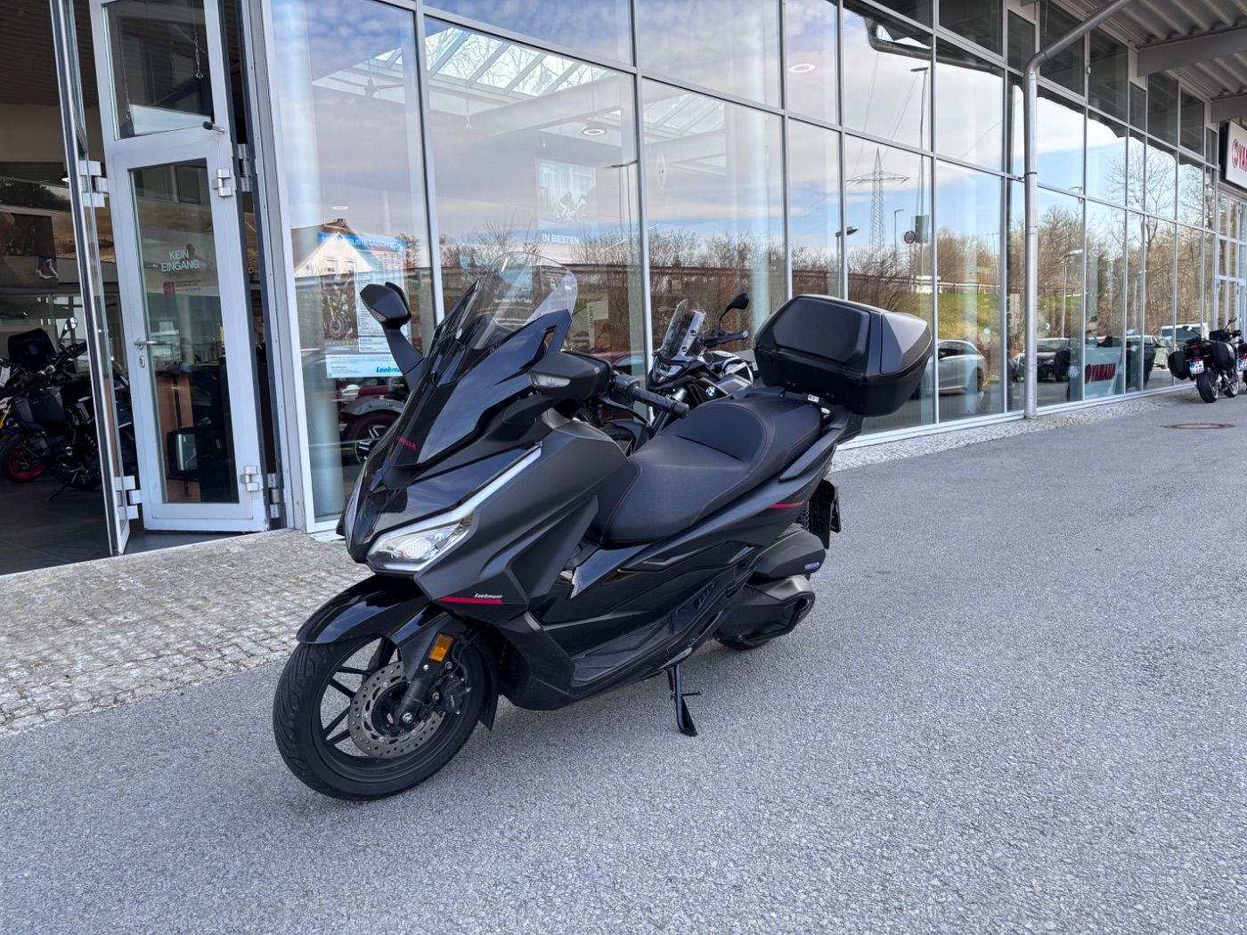 Fahrzeugabbildung Honda Forza 350 NSS 350, wenig KM,