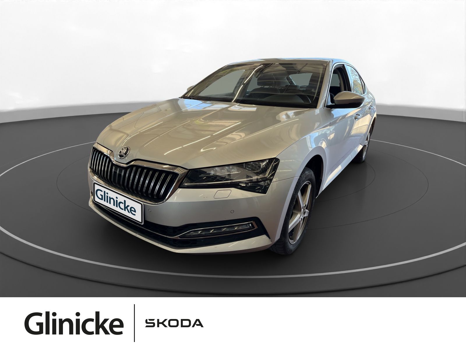 Skoda Superb 2.0 TSI DSG Style 4x4 SiHz PDC LED