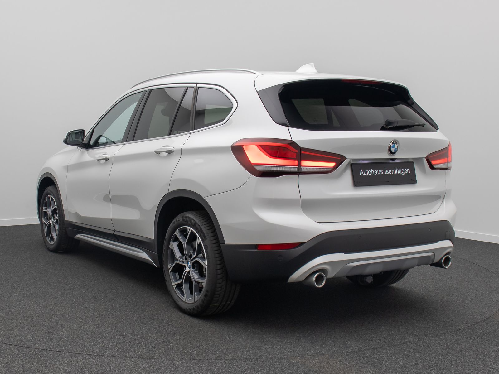 Fahrzeugabbildung BMW X1 sD20d xLine Navi+HUD Kamera DAB AHK Sportsitz