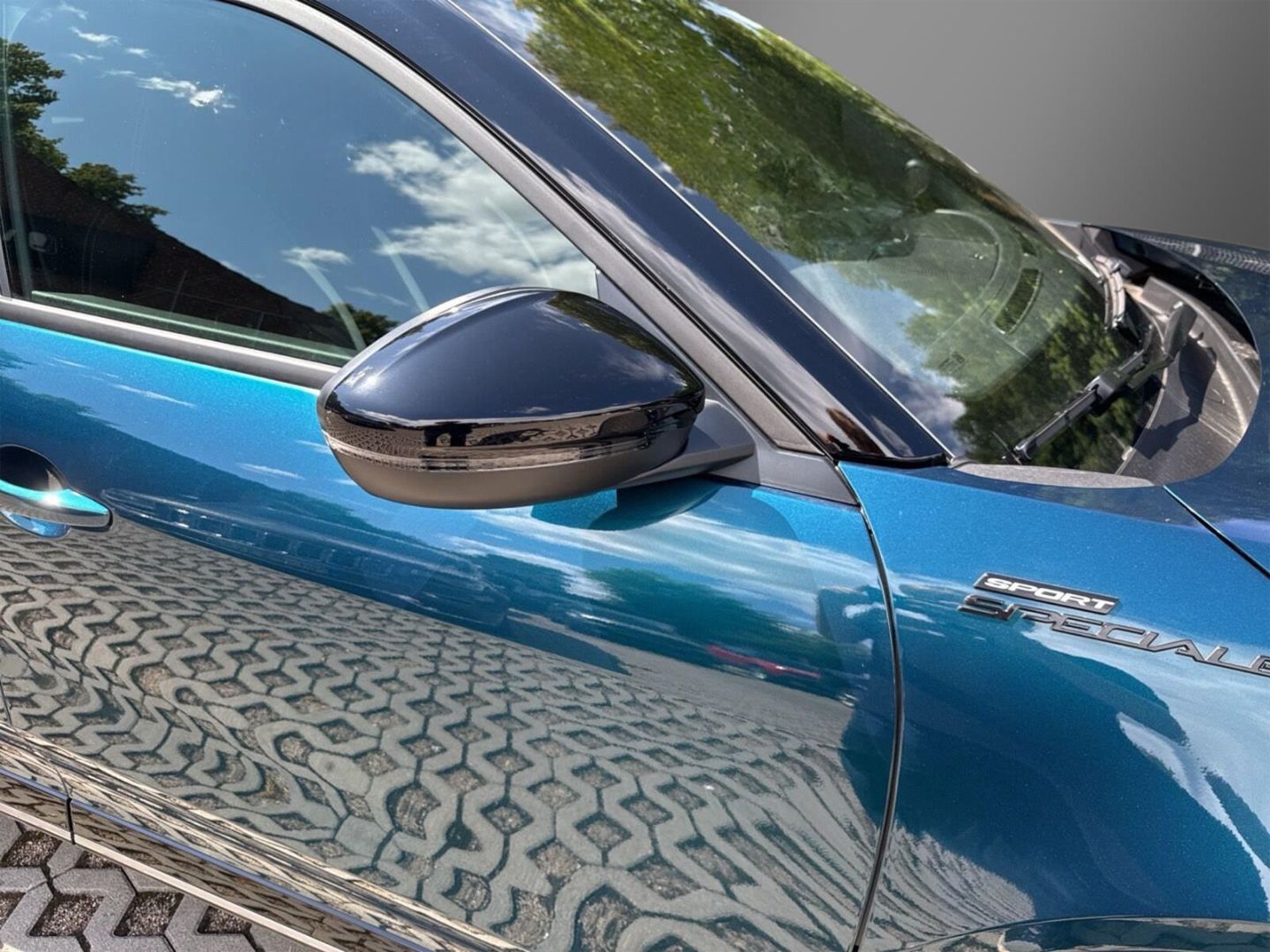 Fahrzeugabbildung Alfa Romeo Junior Ibrida Sport Speciale 1,2 VGT 107kW MY26
