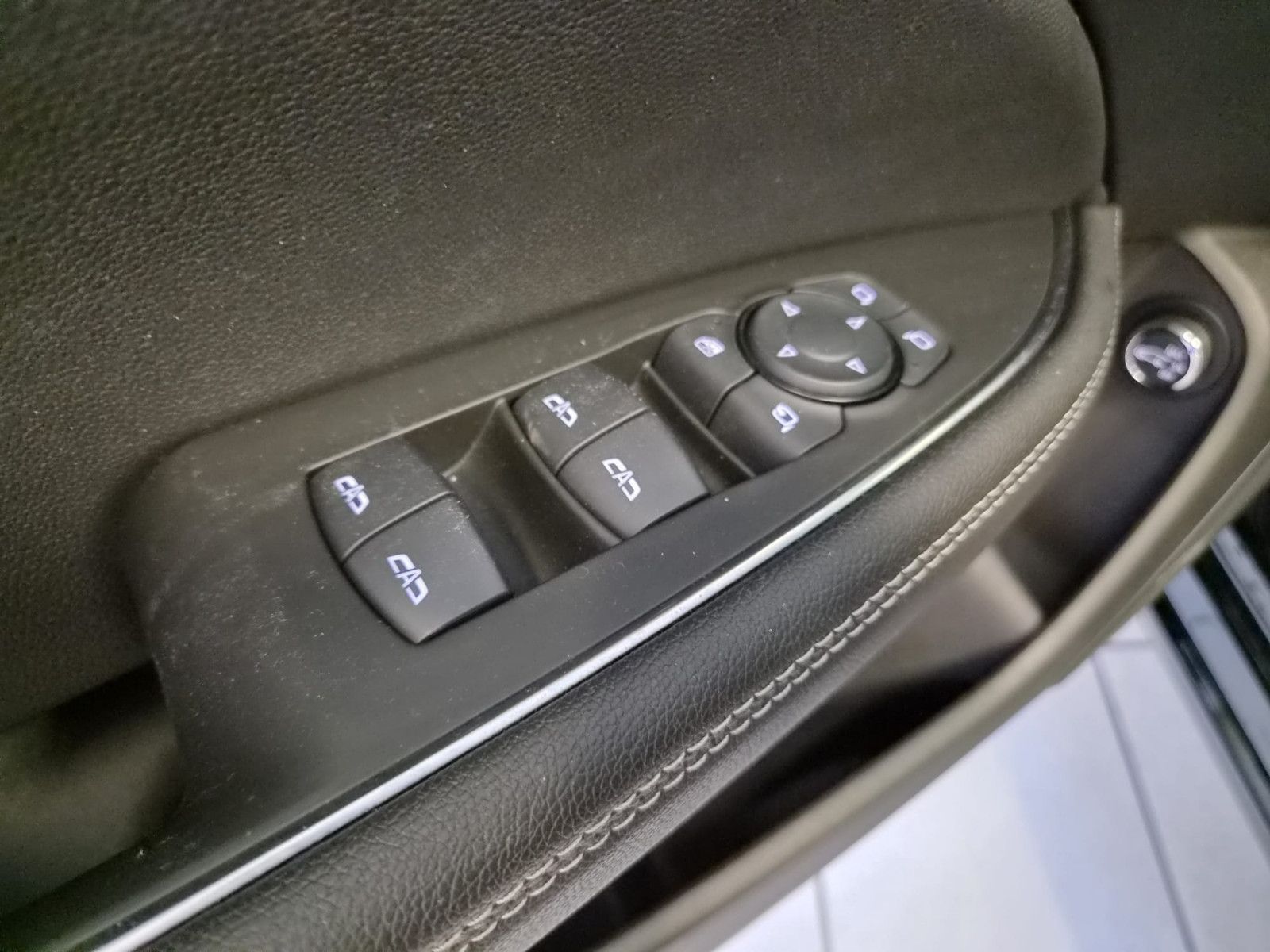 Fahrzeugabbildung Opel Insignia B Sports Tourer Elegance / ERGOSITZ /