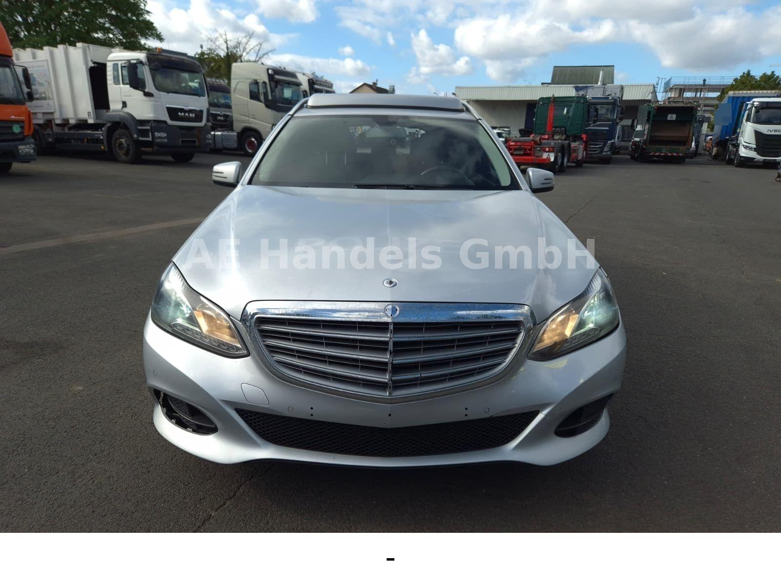 Mercedes-Benz E250 2013 — photo 14