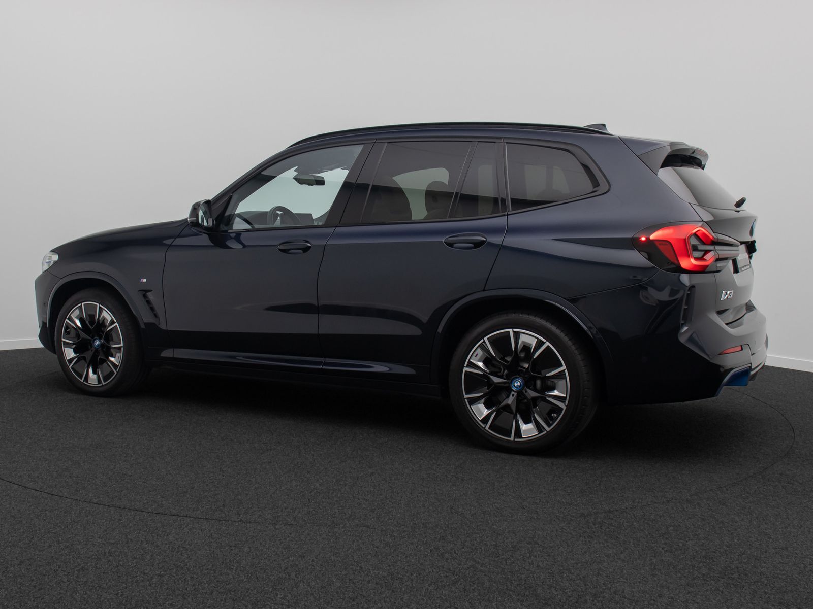 Fahrzeugabbildung BMW iX3 IMPRESSIVE 360&deg; H/K Panorama DAB HUD 20Zoll