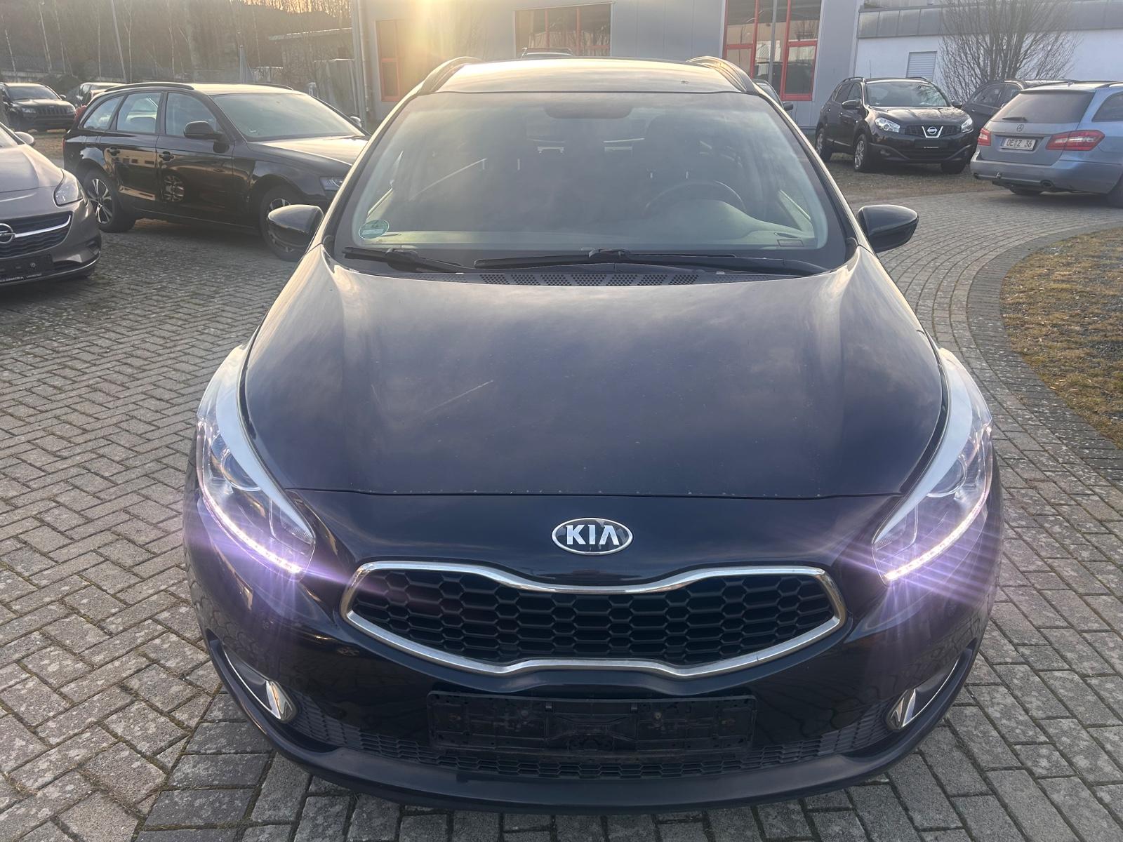 Kia cee'd 2014 — rear view