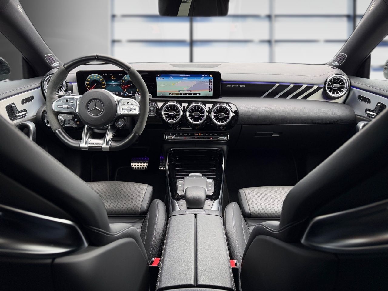 Fahrzeugabbildung Mercedes-Benz AMG CLA 45 S 4M+ Coupé AERO+MEMO+360+MULTIB+BUR+