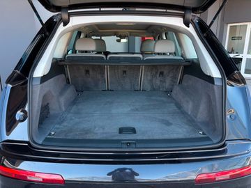 Audi Q7 - 10