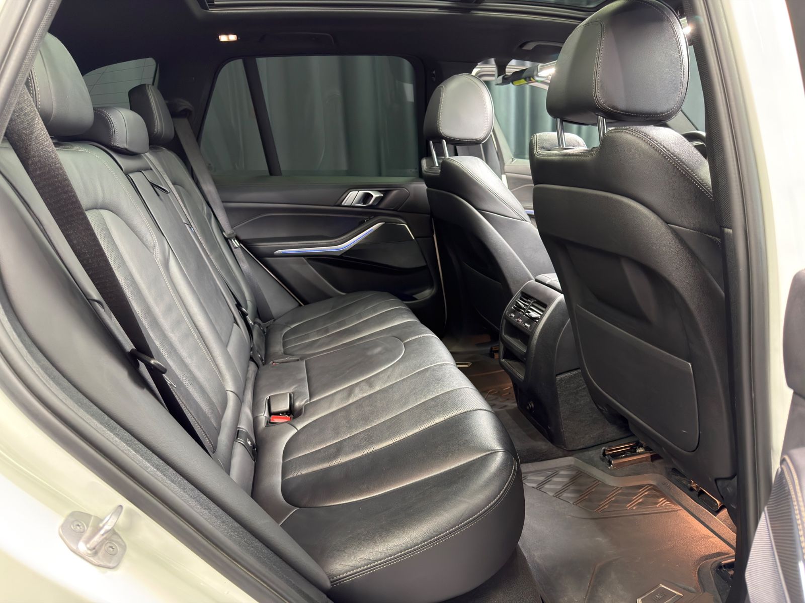 Fahrzeugabbildung BMW X5 xDrive 30d M SPORT|PANORAMA|NAVI|LED|21 ZOLL|