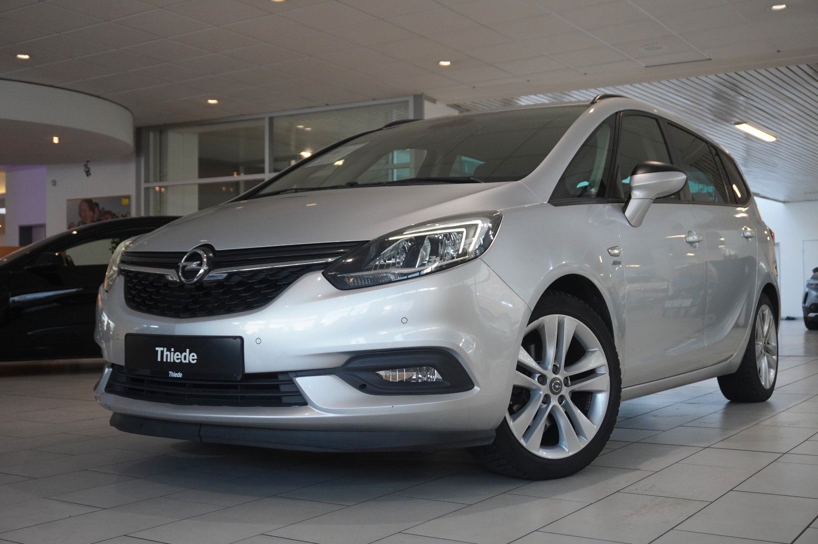 Fahrzeugabbildung Opel Zafira C 1.4T ACTICE 7-SITZE NAVI/LED/SH/PDC/AHK