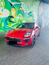 Porsche Macan - - - Porsche: Rot, Leder