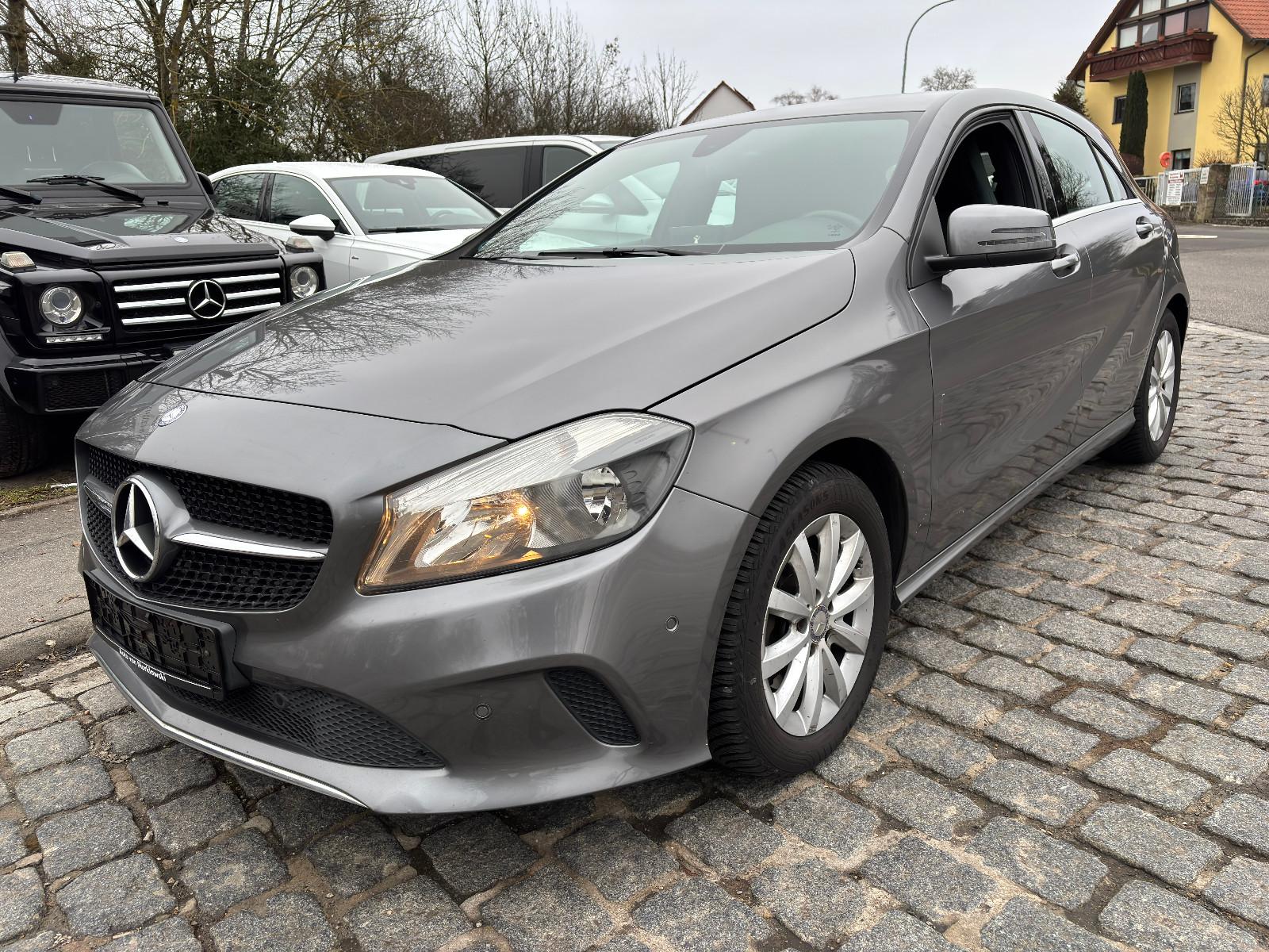 Mercedes-Benz A 180 Style Automatik Navi Sitzheizung