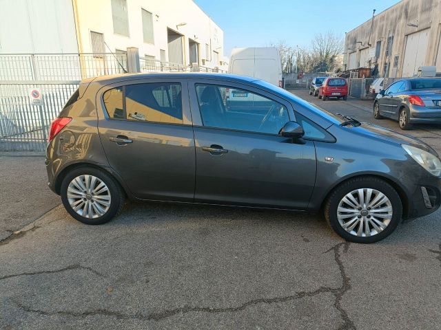 Opel Corsa 1.2 5 porte Club