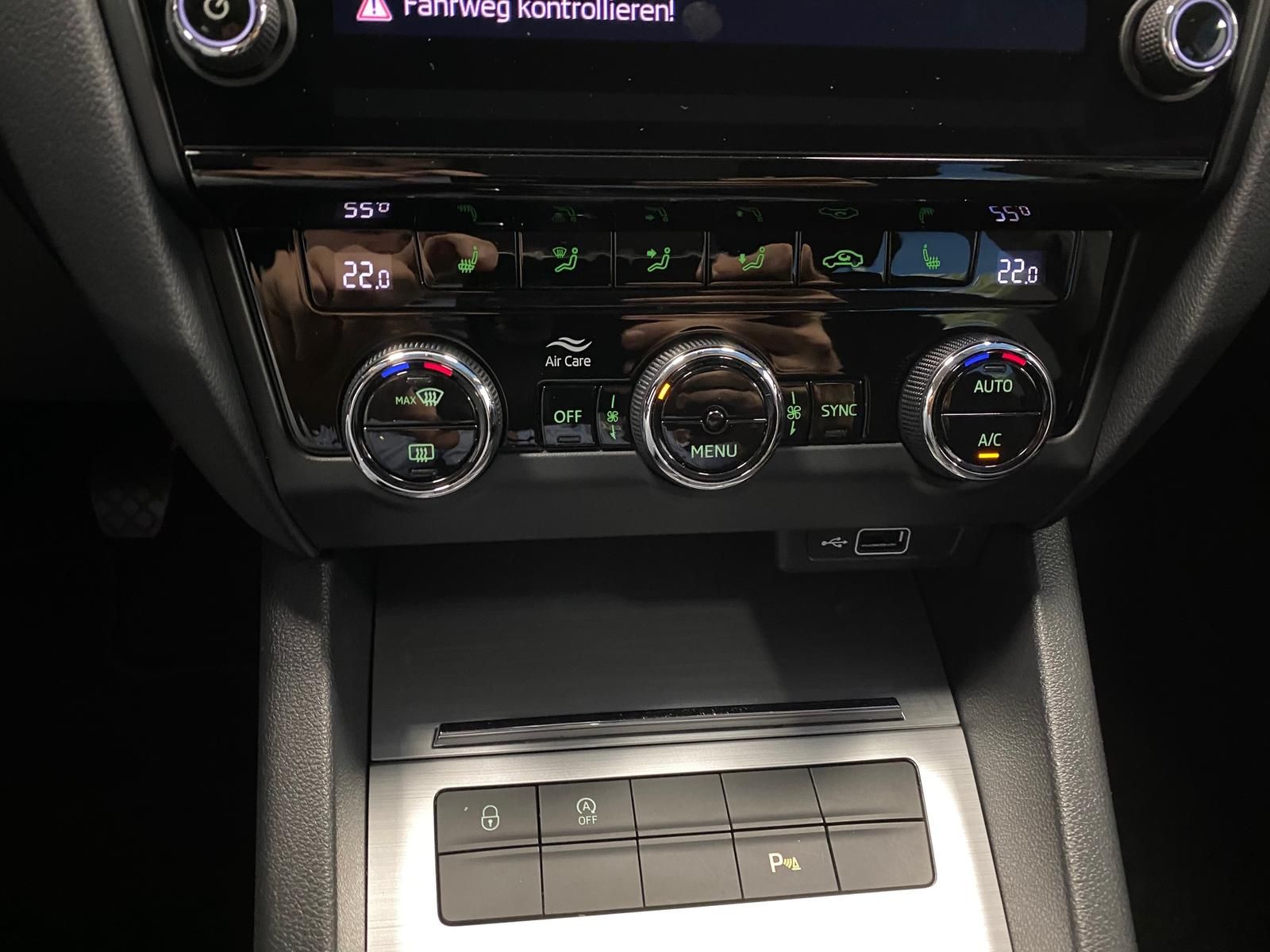 Fahrzeugabbildung SKODA Octavia Ambition 1.5 TSI APP+KLIMA+PDC+SITZHEIZ+