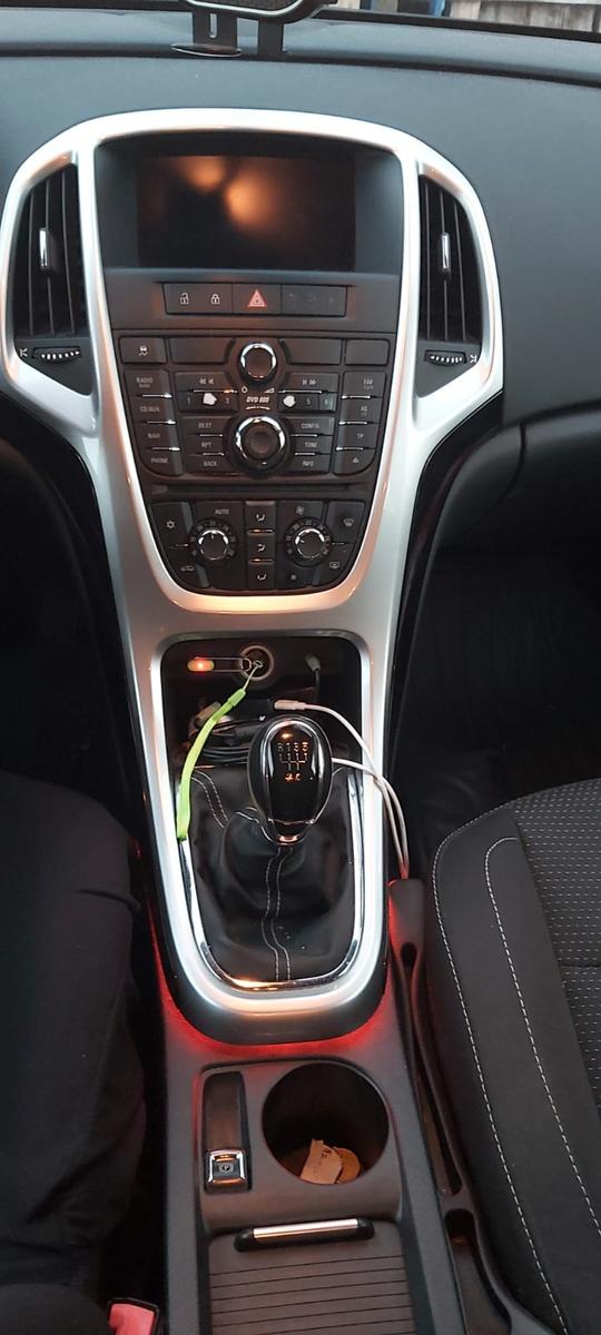 Opel Astra 2011 — photo 5