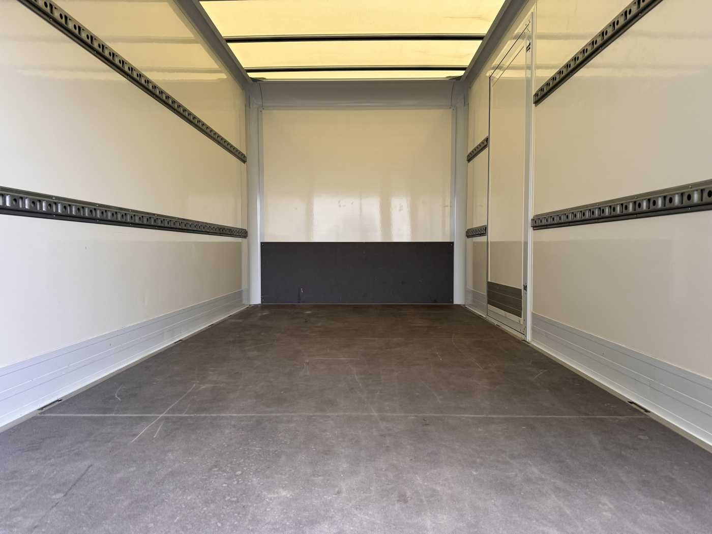 Fahrzeugabbildung Mercedes-Benz Sprinter 317 CDI 4325 Koffer LBW Kamera MBUX SHZ