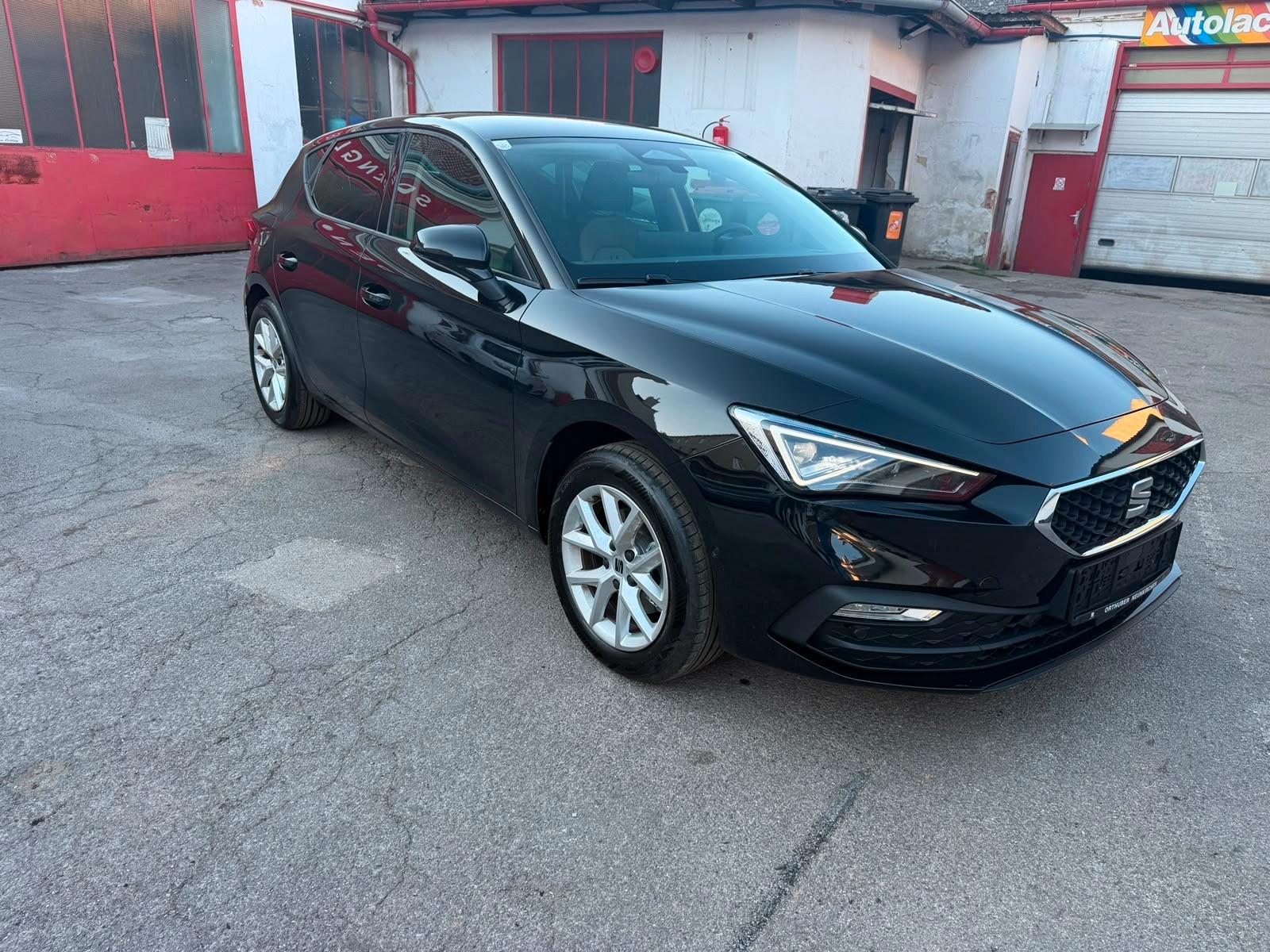 Seat Leon 1.5 eTSI 85 kW Styleauto ist volfahrbereit
